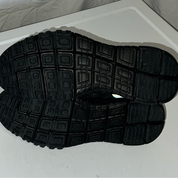 Nike Flyknit Trainer Chukka FSB Black/Deep Burgundy/Hyper Crimson. New In Box. - Picture 5 of 6